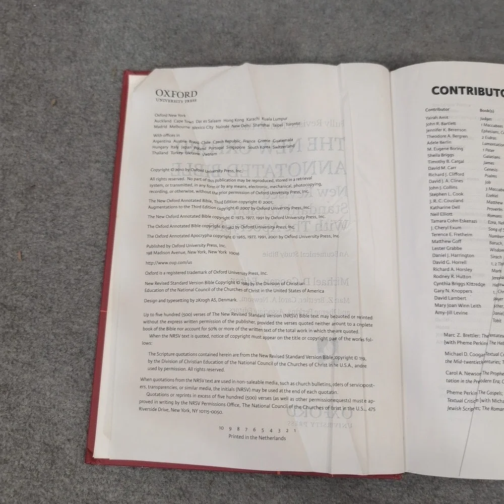 The‎ New Oxford Annotated Bible NRSV with Apocrypha 4th Edition Hardcover 2010